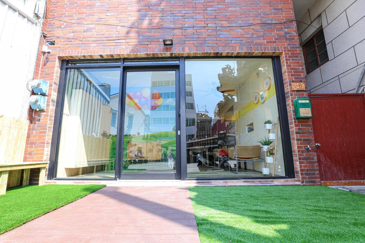Colorful Balloons Homestay Маґун Екстер'єр фото