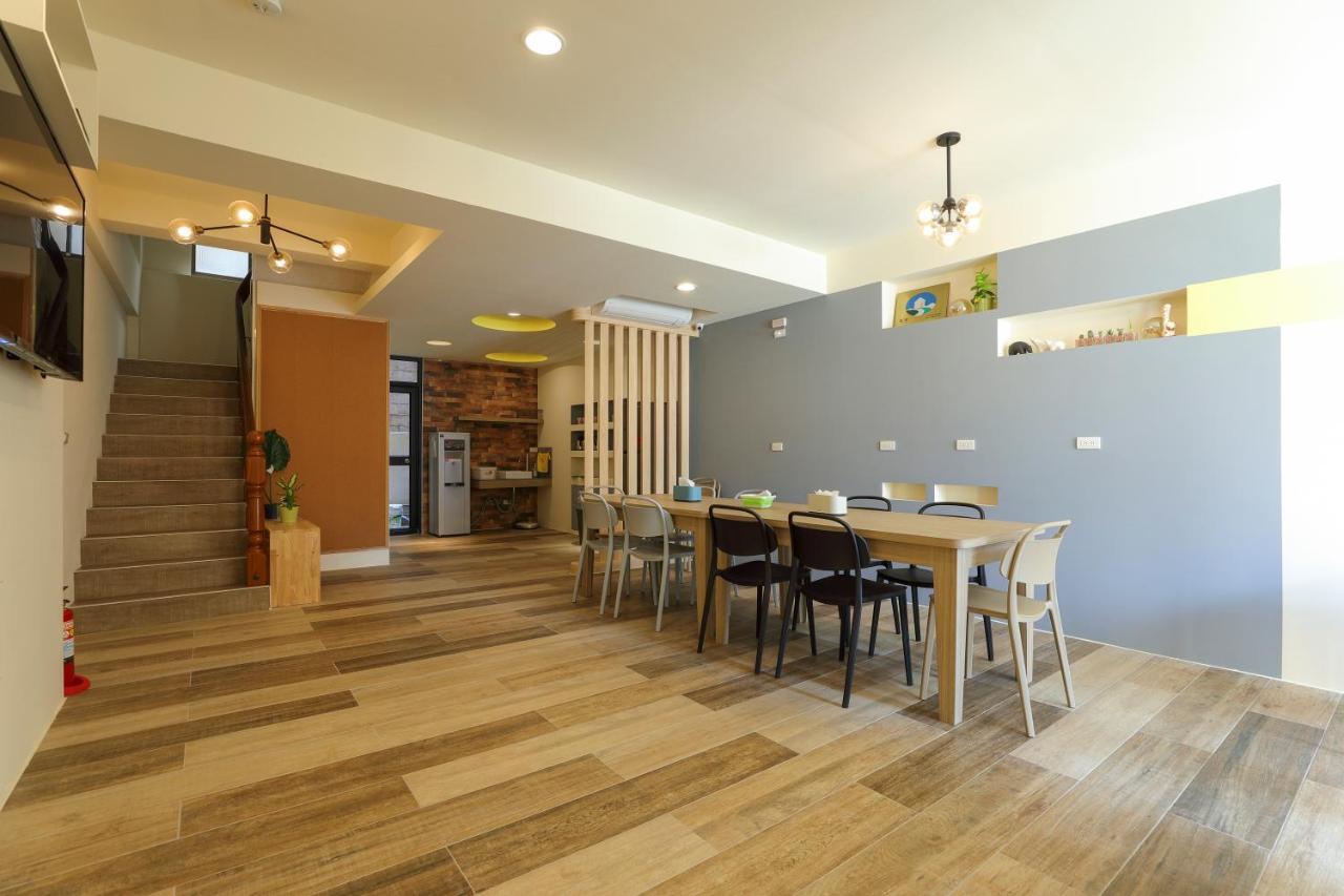 Colorful Balloons Homestay Маґун Екстер'єр фото